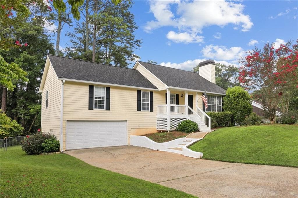 3 bedroom, 2 bathroom, 2,369 sq ft single family residence under contract at 1269 Westover Trace, Acworth, GA 30102