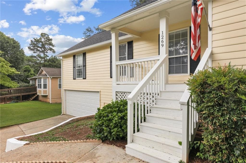 3 bedroom, 2 bathroom, 2,369 sq ft single family residence under contract at 1269 Westover Trace, Acworth, GA 30102 — photo 3