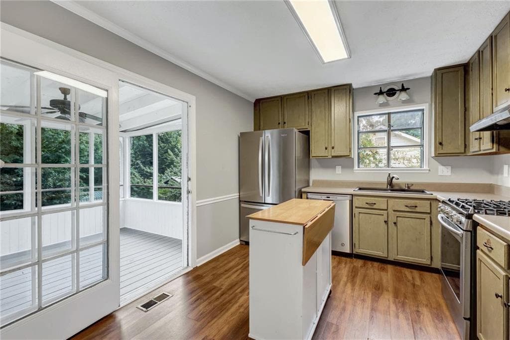 3 bedroom, 2 bathroom, 2,369 sq ft single family residence under contract at 1269 Westover Trace, Acworth, GA 30102 — photo 10
