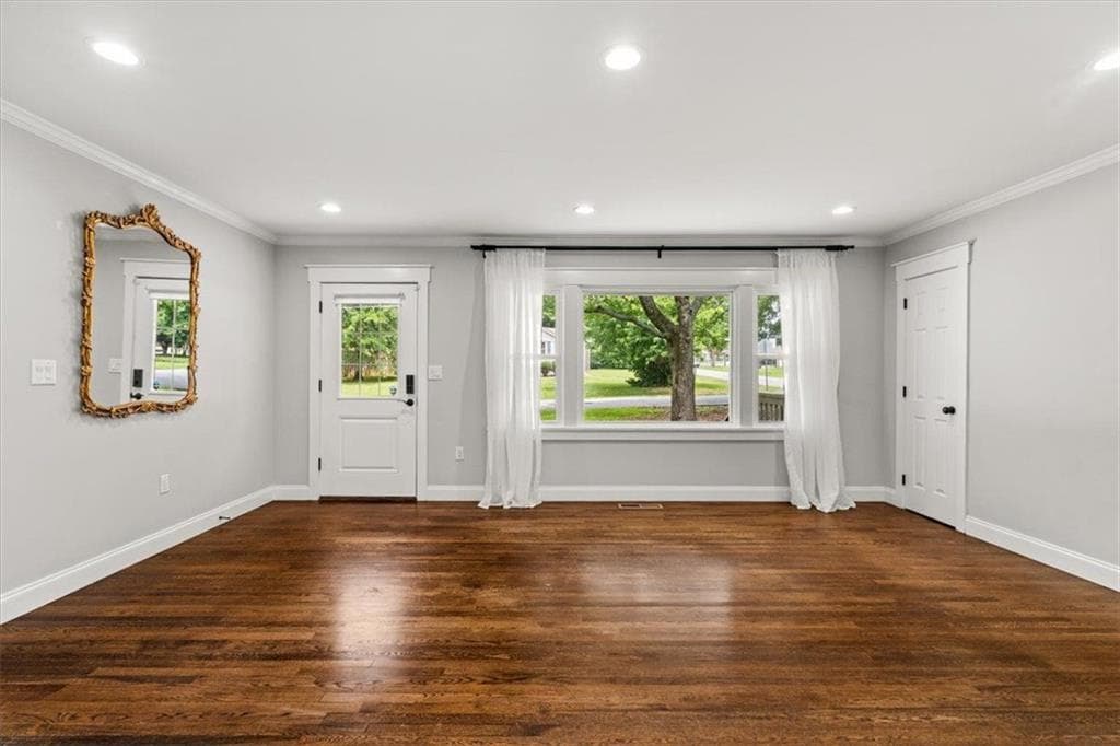 3 bedroom, 2 bathroom, 1,307 sq ft single family residence for sale at 1546 Cloverdale Drive, Marietta, GA 30067 — photo 5