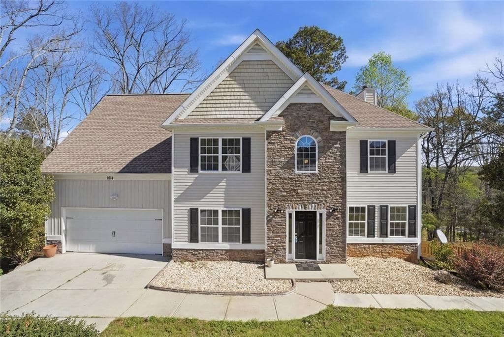 4 bedroom, 3 bathroom, 2,406 sq ft single family residence for sale at 1814 Oak Branch Way, Loganville, GA 30052 — photo 2