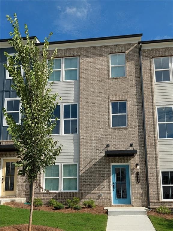 3 bedroom, 4 bathroom, 2,006 sq ft townhouse for rent at 3053 Beacon Bend Crossing, Lawrenceville, GA 30043 for $2,300 a month — photo 2