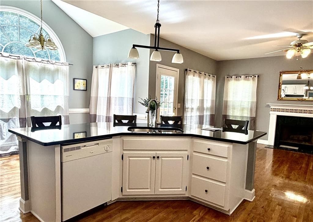 4 bedroom, 4 bathroom, 2,295 sq ft single family residence under contract at 550 McGarity Drive, Mcdonough, GA 30252 — photo 5