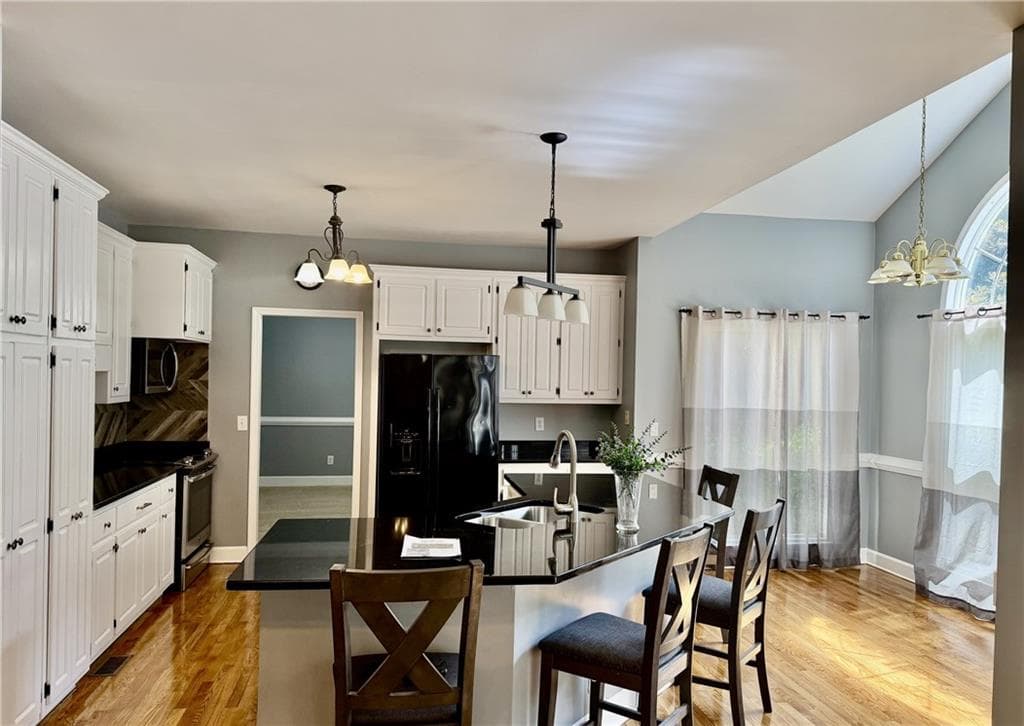 4 bedroom, 4 bathroom, 2,295 sq ft single family residence under contract at 550 McGarity Drive, Mcdonough, GA 30252 — photo 8