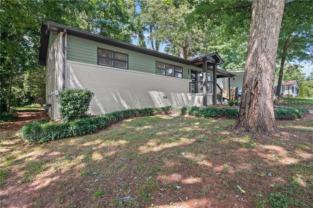 3 bedroom, 2 bathroom, 1,260 sq ft single family residence for sale at 3010 Pasadena Drive, Decatur, GA 30032 — photo 4