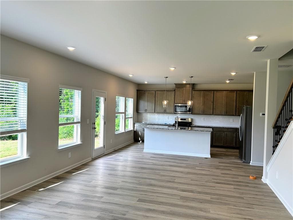 4 bedroom, 3 bathroom, 2,479 sq ft single family residence for rent at 7798 Richmond Trail, Fairburn, GA 30213 for $2,900 a month — photo 3