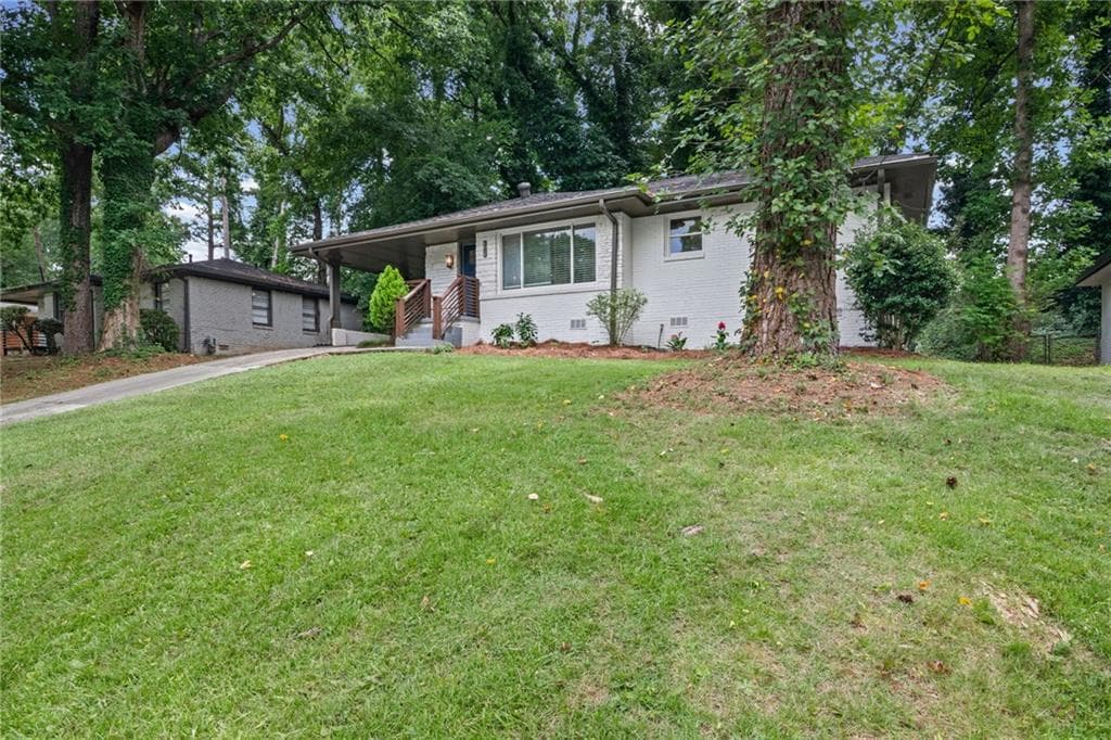 3 bedroom, 2 bathroom, 1,170 sq ft single family residence for sale at 3153 Bellgreen Way, Decatur, GA 30032 — photo 3