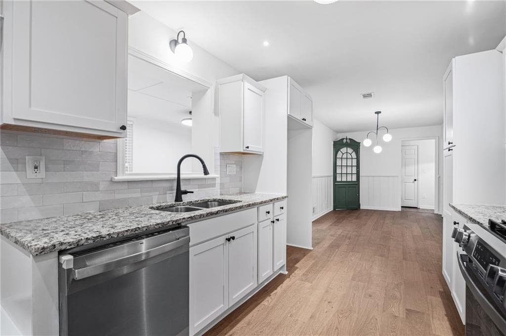 3 bedroom, 2 bathroom, 1,299 sq ft single family residence for sale at 2918 Santa Monica Drive, Decatur, GA 30032 — photo 8