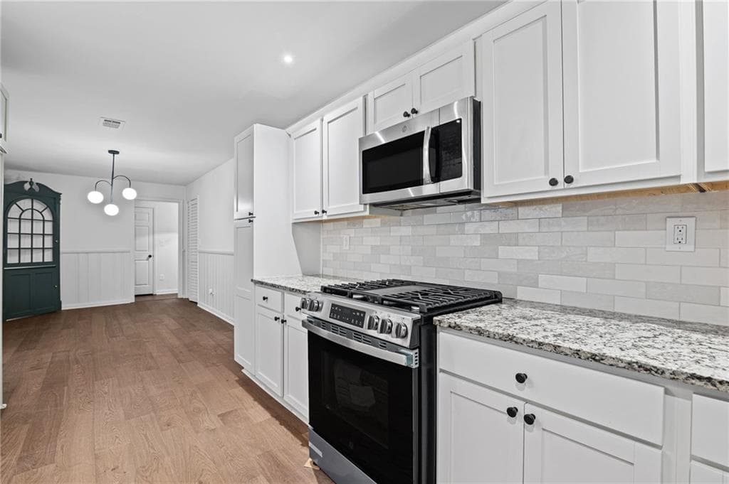 3 bedroom, 2 bathroom, 1,299 sq ft single family residence for sale at 2918 Santa Monica Drive, Decatur, GA 30032 — photo 9