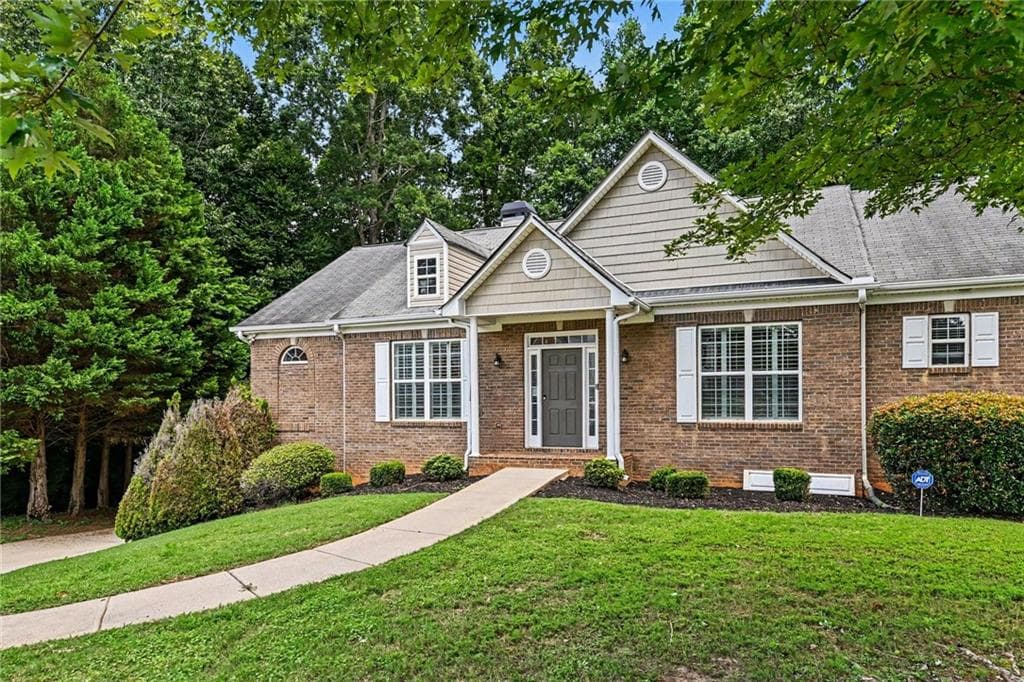 4 bedroom, 3 bathroom, 2,466 sq ft single family residence under contract at 5700 Sullivan Point Drive, Powder Springs, GA 30127 — photo 2