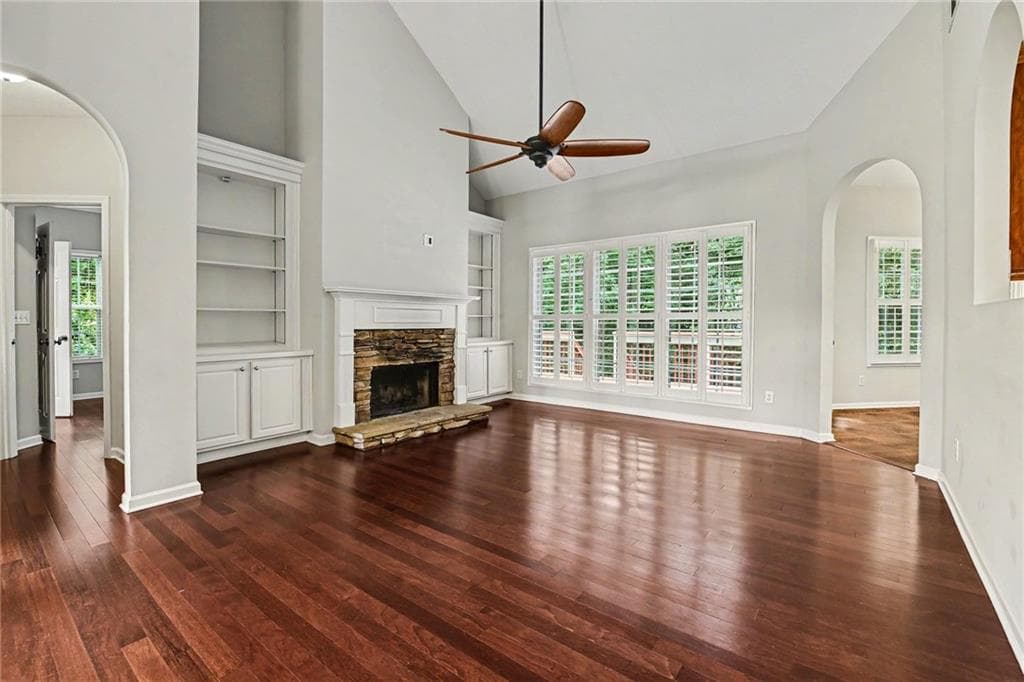 4 bedroom, 3 bathroom, 2,466 sq ft single family residence under contract at 5700 Sullivan Point Drive, Powder Springs, GA 30127 — photo 4