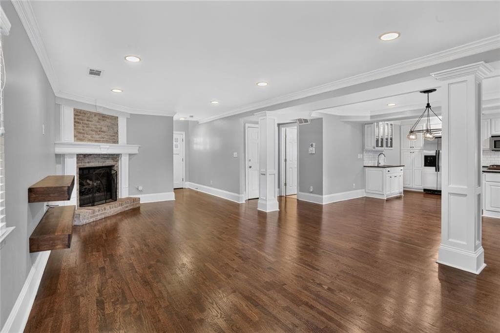 3 bedroom, 4 bathroom, 2,047 sq ft single family residence under contract at 2818 Tupelo Street, Atlanta, GA 30317 — photo 6