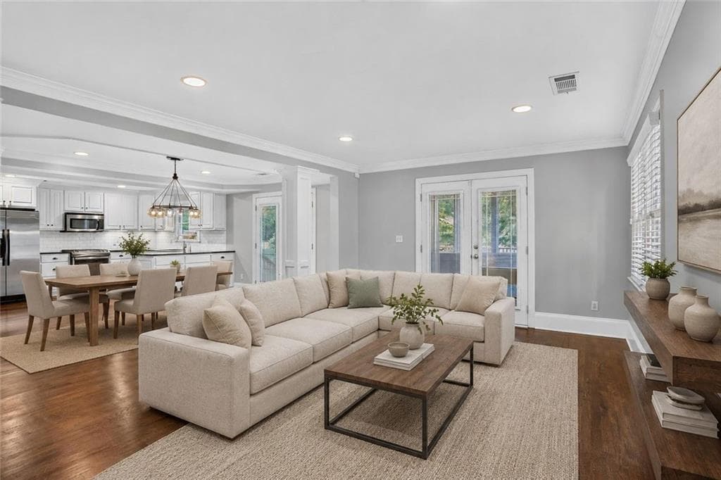 3 bedroom, 4 bathroom, 2,047 sq ft single family residence under contract at 2818 Tupelo Street, Atlanta, GA 30317 — photo 7