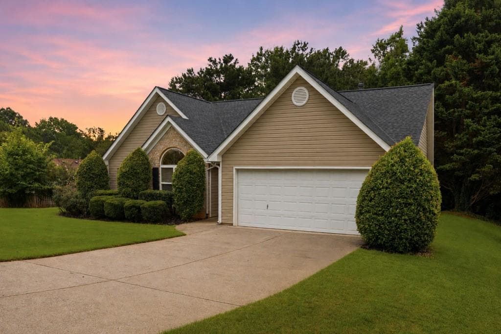 3 bedroom, 2 bathroom, 1,570 sq ft single family residence sold at 6196 Mount Salem Circle, Flowery Branch, GA 30542