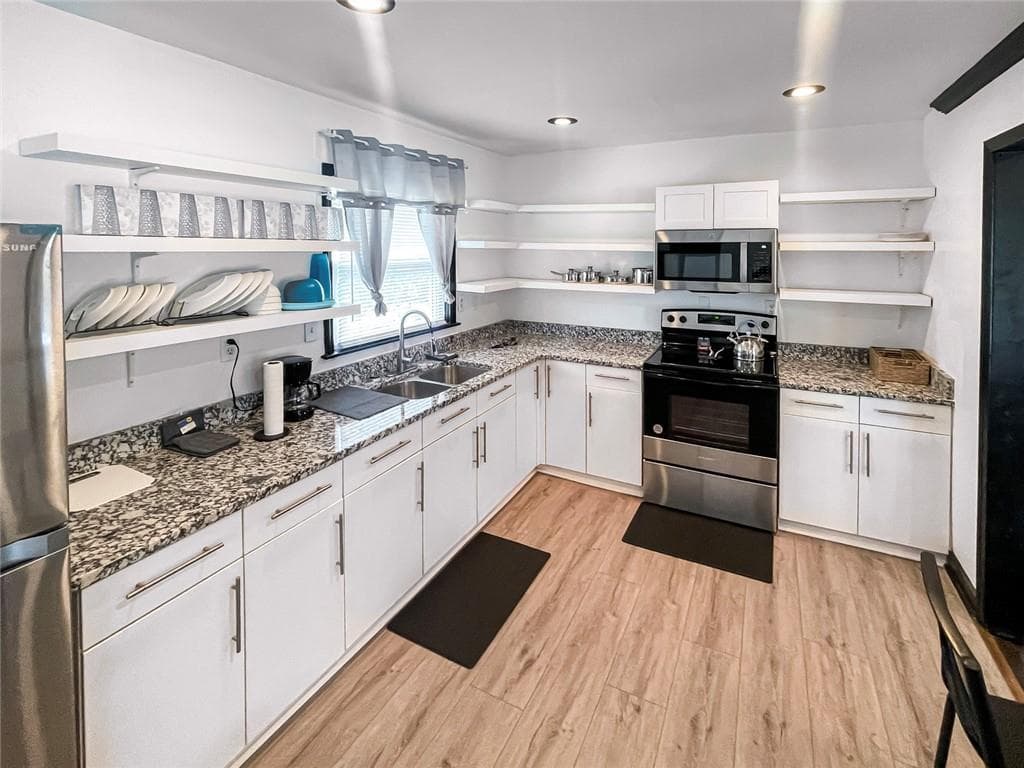 3 bedroom, 2 bathroom, 1,344 sq ft single family residence for sale at 2597 Glenvalley Drive, Decatur, GA 30032 — photo 8