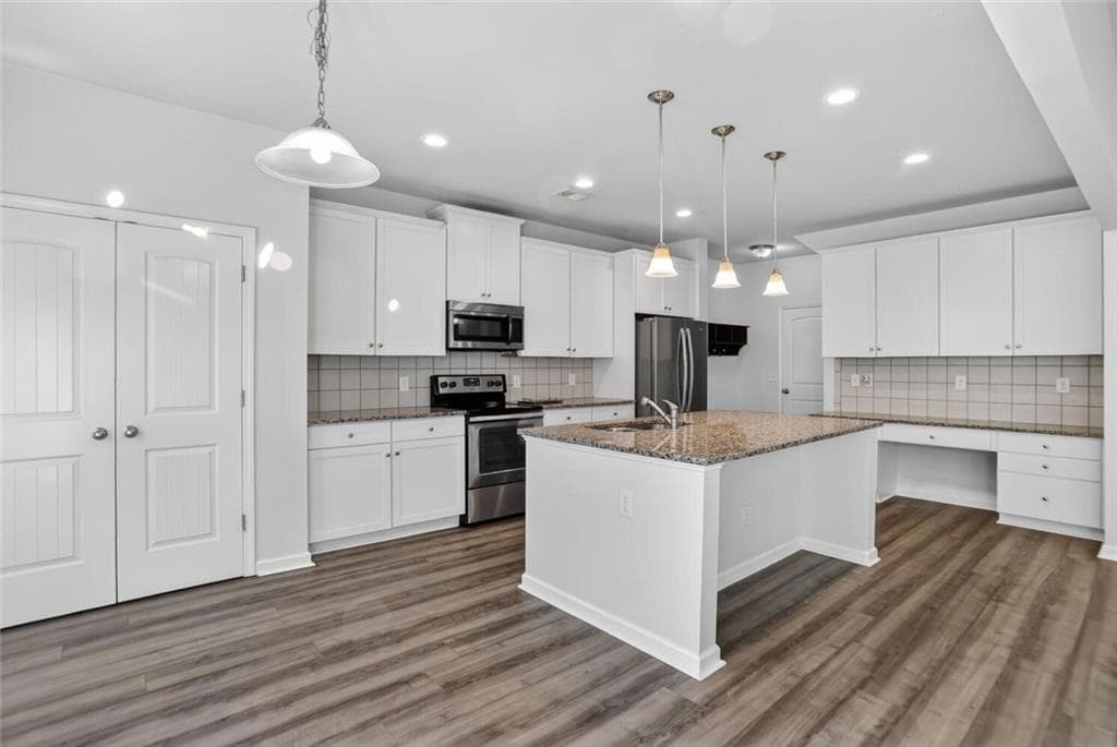 4 bedroom, 3 bathroom, 2,600 sq ft single family residence for sale at 118 Celebration Song, Canton, GA 30114 — photo 8