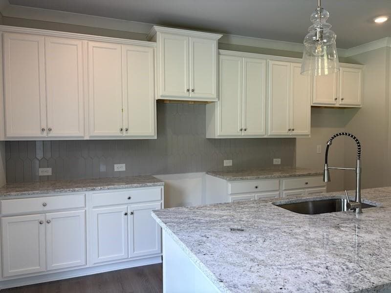 5 bedroom, 3 bathroom, 2,549 sq ft single family residence under contract at 6 Commons Way, Cartersville, GA 30120 — photo 4