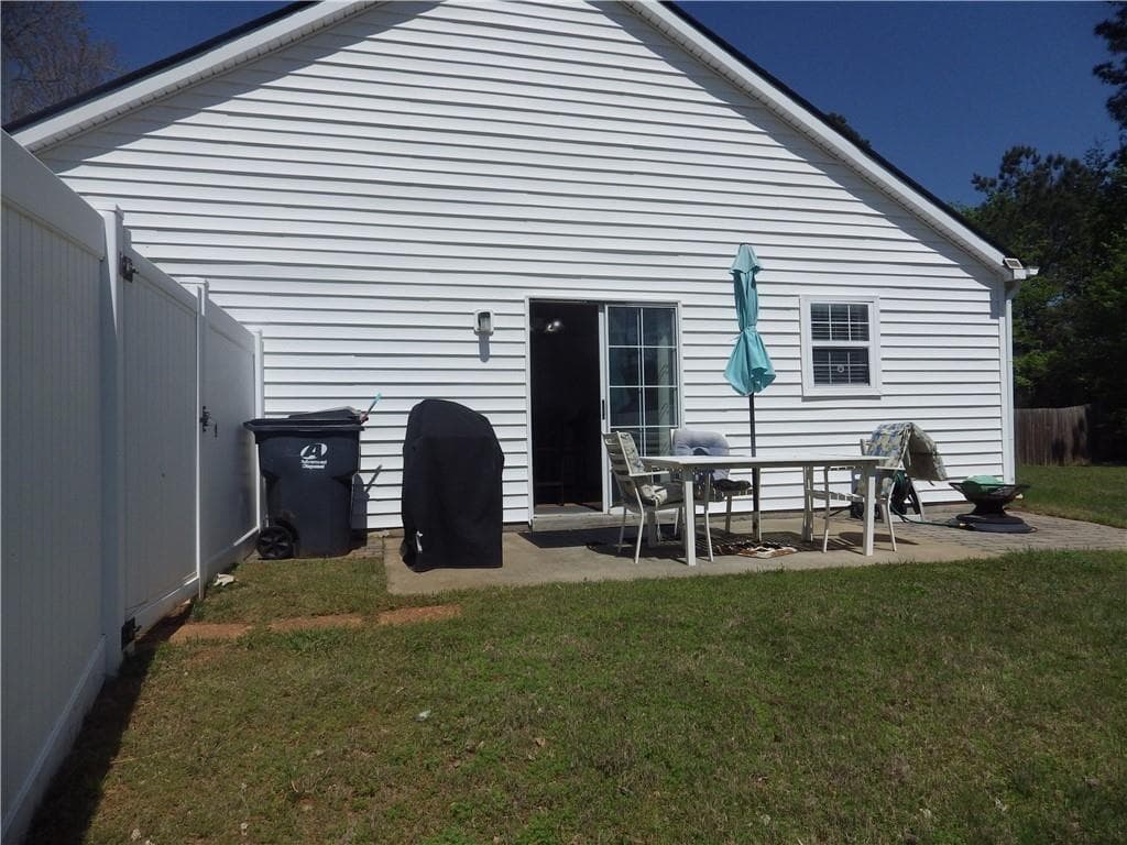 2 bedroom, 1 bathroom, 810 sq ft single family residence under contract at 100 Kincade Court, Woodstock, GA 30188 — photo 8