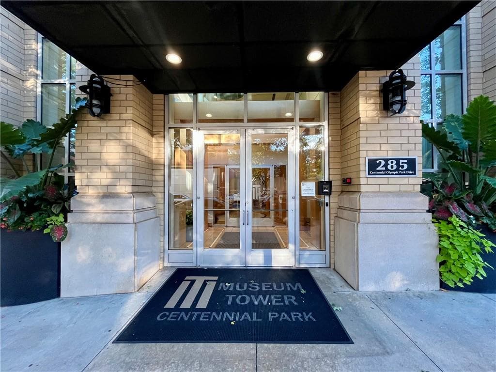 2 bedroom, 2 bathroom, 1,359 sq ft condominium for sale at 285 Centennial Olympic Park Drive 1104, Atlanta, GA 30313 — photo 9