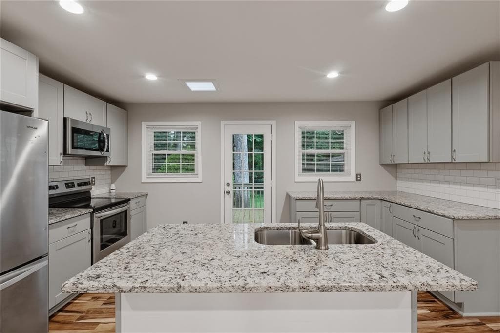 3 bedroom, 2 bathroom, 1,585 sq ft single family residence for sale at 2162 Chestnut Place, Lithia Springs, GA 30122 — photo 2