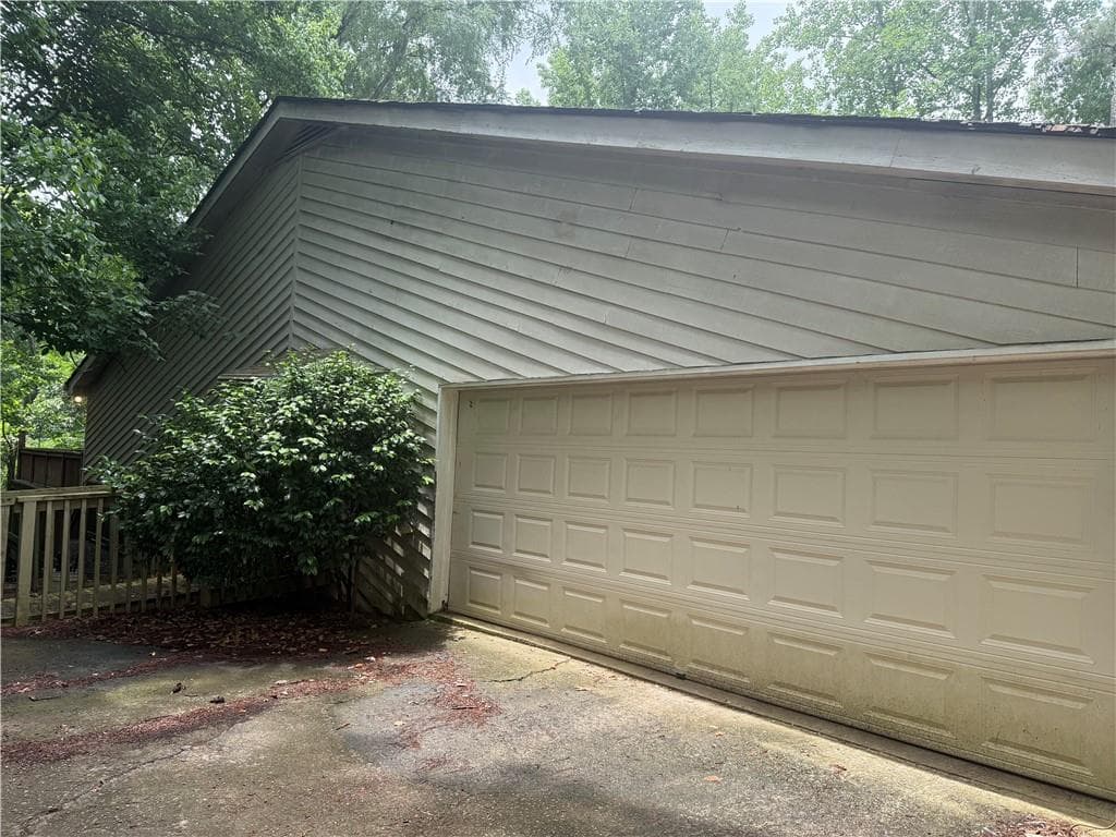 4 bedroom, 4 bathroom, 2,991 sq ft single family residence under contract at 170 River Court Parkway, Sandy Springs, GA 30328 — photo 2