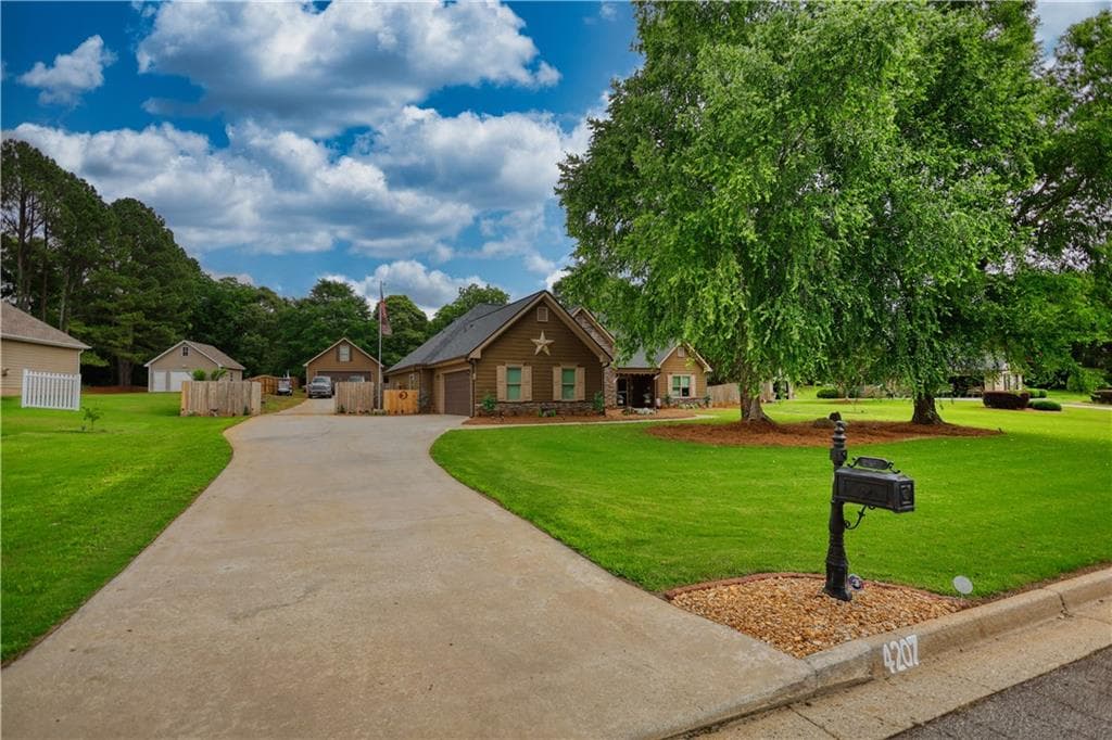 3 bedroom, 2 bathroom, 2,387 sq ft single family residence for sale at 4207 Old Wood Drive, Conyers, GA 30094 — photo 5