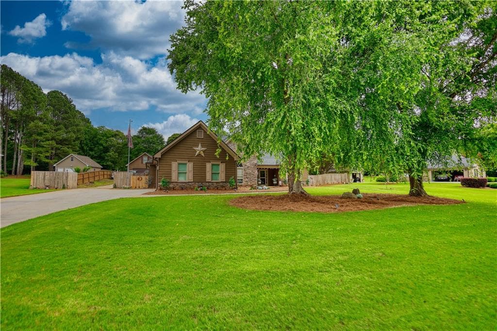 3 bedroom, 2 bathroom, 2,387 sq ft single family residence for sale at 4207 Old Wood Drive, Conyers, GA 30094 — photo 6