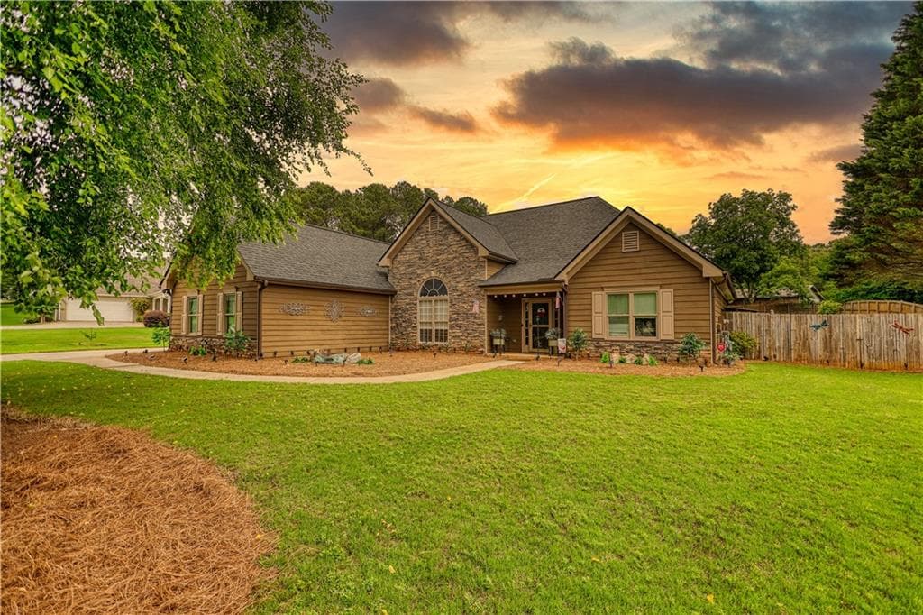 3 bedroom, 2 bathroom, 2,387 sq ft single family residence for sale at 4207 Old Wood Drive, Conyers, GA 30094 — photo 7