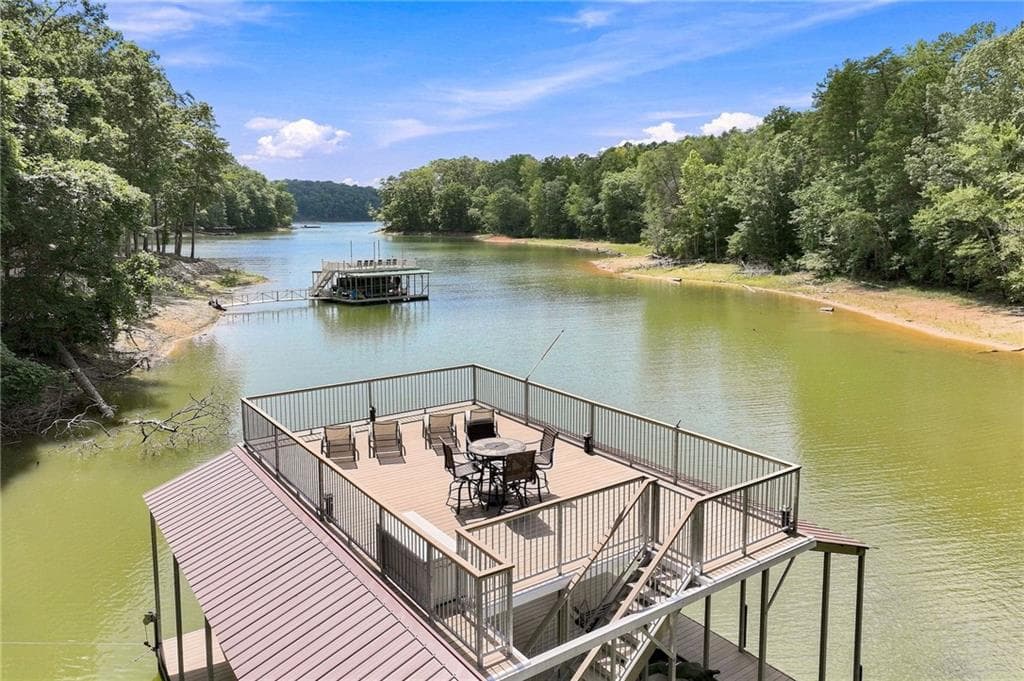 4 bedroom, 5 bathroom, 3,981 sq ft single family residence for sale at 5686 Old Wilkie Road, Gainesville, GA 30506 — photo 2