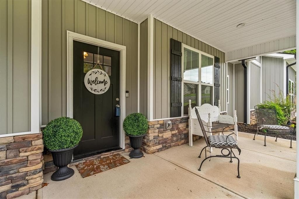 4 bedroom, 2 bathroom, 2,025 sq ft single family residence for sale at 499 Oakland Drive, Calhoun, GA 30701 — photo 3