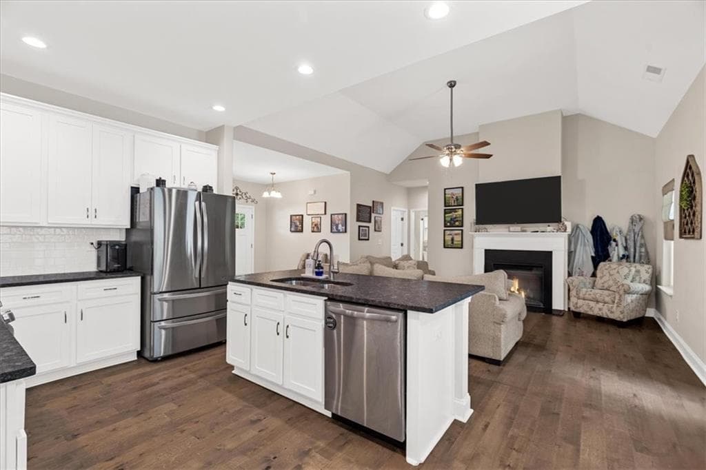 4 bedroom, 2 bathroom, 2,025 sq ft single family residence for sale at 499 Oakland Drive, Calhoun, GA 30701 — photo 10