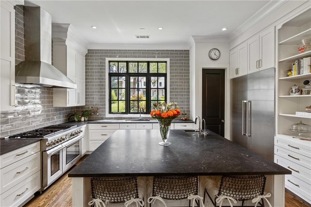5 bedroom, 7 bathroom, 5,353 sq ft single family residence for rent at 779 Greenview Avenue, Atlanta, GA 30305 for $12,500 a month — photo 7