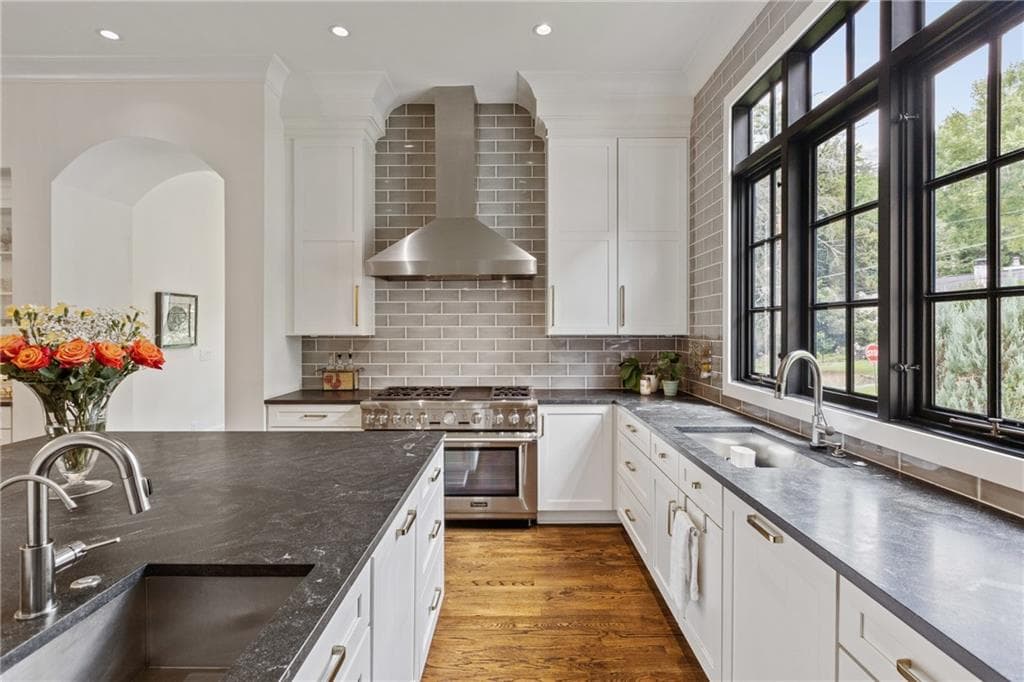 5 bedroom, 7 bathroom, 5,353 sq ft single family residence for rent at 779 Greenview Avenue, Atlanta, GA 30305 for $12,500 a month — photo 8