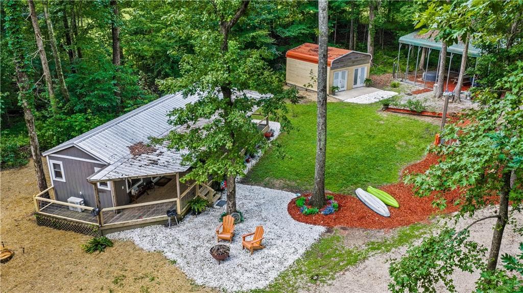 1 bedroom, 1 bathroom, 396 sq ft single family residence for sale at 305 Golf Course Road, Menlo, GA 30731 — photo 1 of 52