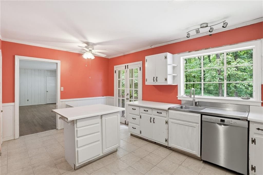 4 bedroom, 3 bathroom, 2,674 sq ft single family residence for sale at 544 Bouldercrest Drive, Marietta, GA 30064 — photo 8