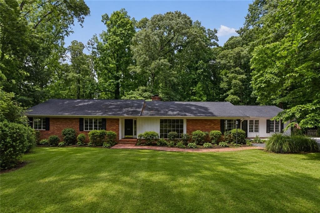 4 bedroom, 3 bathroom, 2,674 sq ft single family residence for sale at 544 Bouldercrest Drive, Marietta, GA 30064 — photo 1 of 28