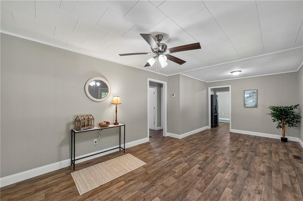 3 bedroom, 1 bathroom, 1,280 sq ft single family residence under contract at 167 South Street, Cornelia, GA 30531 — photo 6