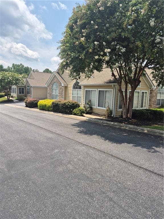 3 bedroom, 2 bathroom, 1,464 sq ft condominium for sale at 2191 Rockbridge Road 2101, Stone Mountain, GA 30087 — photo 2
