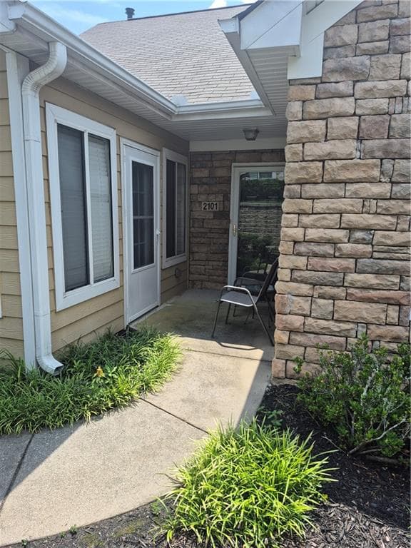 3 bedroom, 2 bathroom, 1,464 sq ft condominium for sale at 2191 Rockbridge Road 2101, Stone Mountain, GA 30087 — photo 4