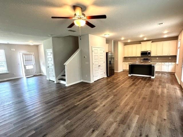 4 bedroom, 3 bathroom, 2,236 sq ft single family residence for sale at 412 Mcginnis Circle, Calhoun, GA 30701 — photo 5