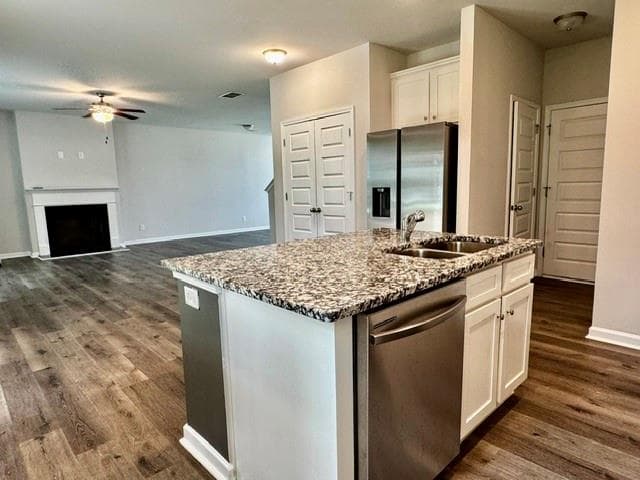 4 bedroom, 3 bathroom, 2,236 sq ft single family residence for sale at 412 Mcginnis Circle, Calhoun, GA 30701 — photo 6