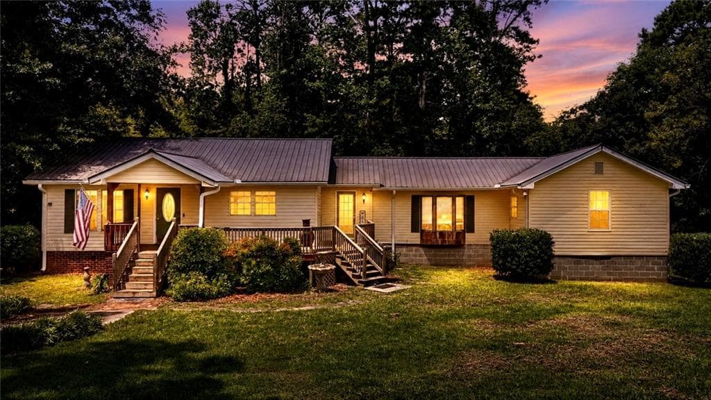 4 bedroom, 2 bathroom, 1,917 sq ft single family residence for sale at 77 York Drive, Plainville, GA 30733 — photo 2