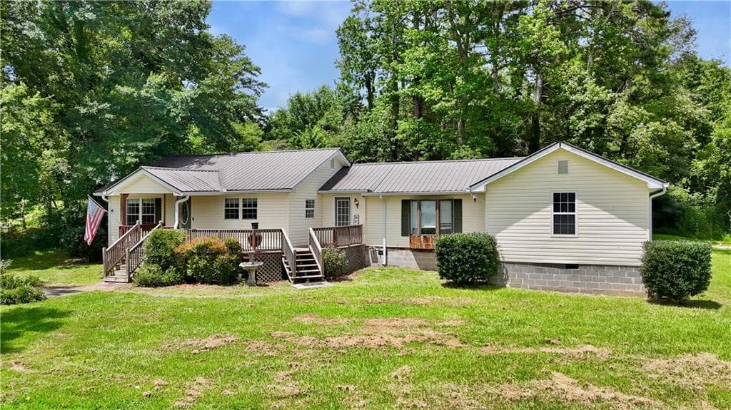 4 bedroom, 2 bathroom, 1,917 sq ft single family residence for sale at 77 York Drive, Plainville, GA 30733 — photo 3