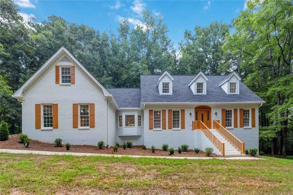7 bedroom, 6 bathroom, 5,621 sq ft single family residence under contract at 3710 Crossvale Road, Lithonia, GA 30038 — photo 2