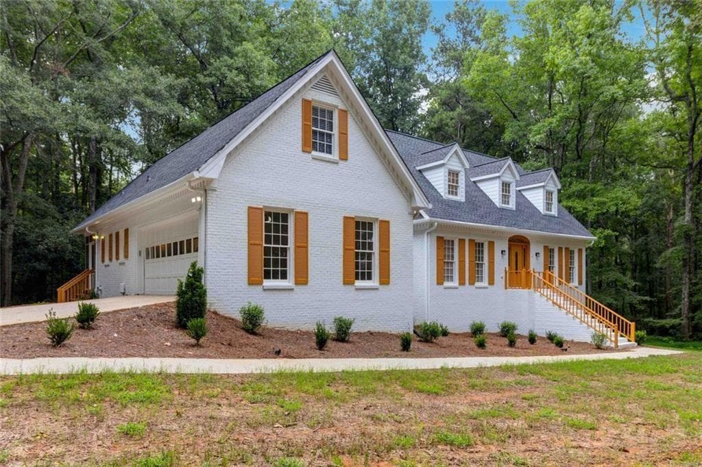 7 bedroom, 6 bathroom, 5,621 sq ft single family residence under contract at 3710 Crossvale Road, Lithonia, GA 30038 — photo 4