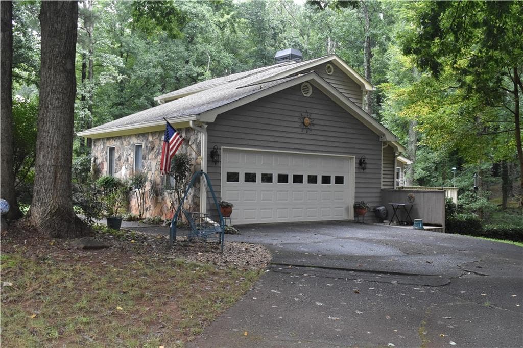 3 bedroom, 3 bathroom, 2,236 sq ft single family residence under contract at 3491 Gleneagles Court, Snellville, GA 30039 — photo 4