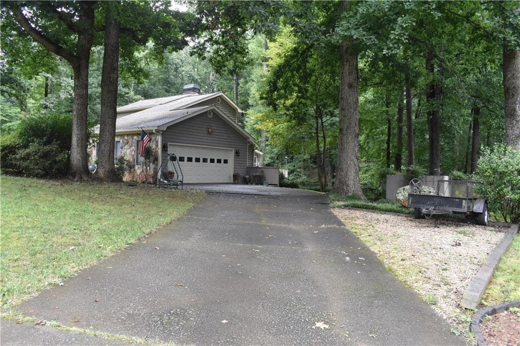 3 bedroom, 3 bathroom, 2,236 sq ft single family residence under contract at 3491 Gleneagles Court, Snellville, GA 30039 — photo 6
