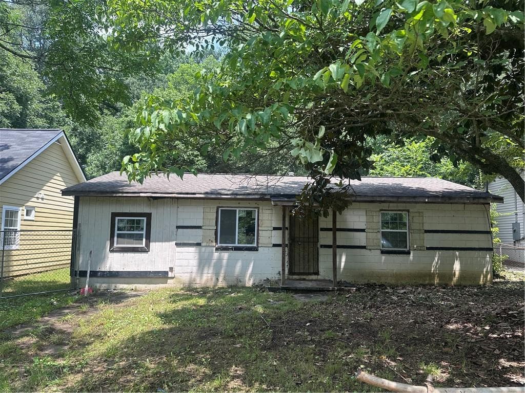 2 bedroom, 1 bathroom, 978 sq ft single family residence for sale at 1042 Key Road, Atlanta, GA 30316 — photo 1 of 3