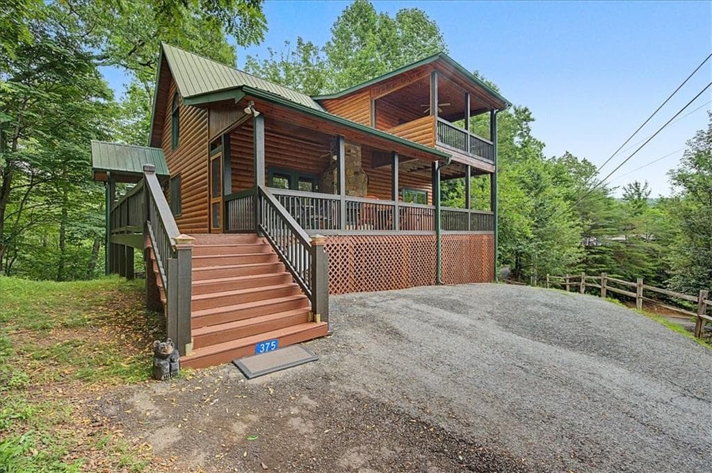 3 bedroom, 3 bathroom, 2,387 sq ft single family residence for sale at 375 S Dream Catcher, Blue Ridge, GA 30513 — photo 3