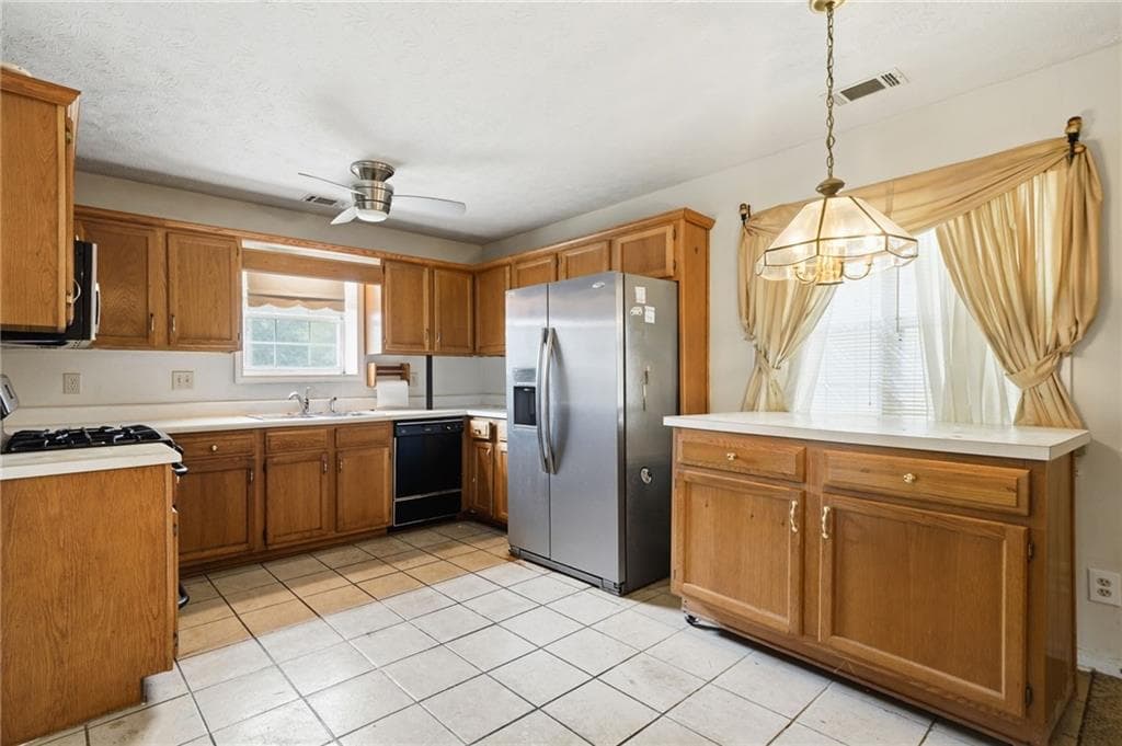 3 bedroom, 3 bathroom, 2,016 sq ft single family residence for sale at 1787 Wedgewood Drive, Stone Mountain, GA 30088 — photo 2